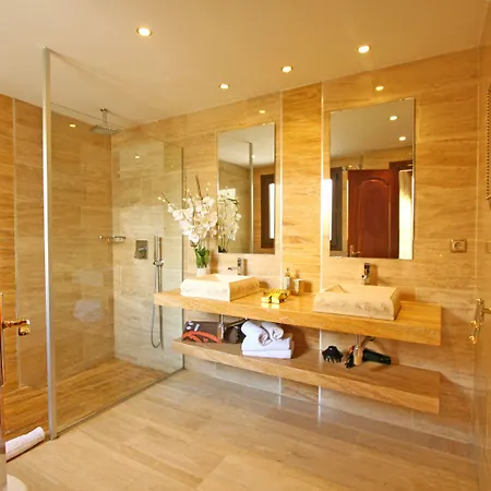 Turrion Villa *
